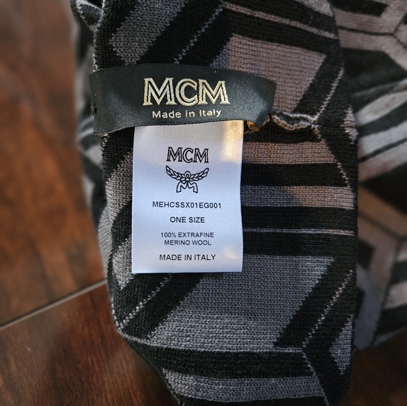MCM Cubic Print Beanie NWOT Wool - Picture 3 of 4